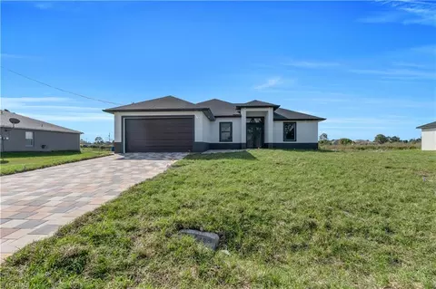 912 Pine Ave, Lehigh Acres, FL 33972