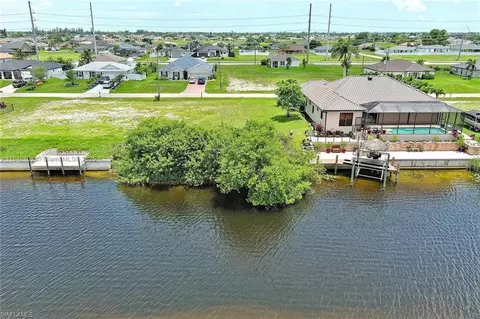 401 NW 24th Ter, Cape Coral, FL 33993