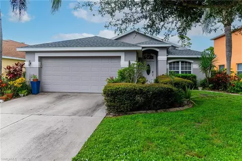 8809 Fawn Ridge Dr, Fort Myers, FL 33912