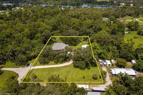 2391 Lippincott Rd, Alva, FL 33920