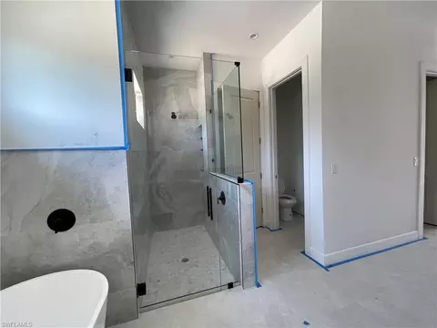 Bath - 2481 24th Ave NE, Naples, FL 34120 photo 3 of 12