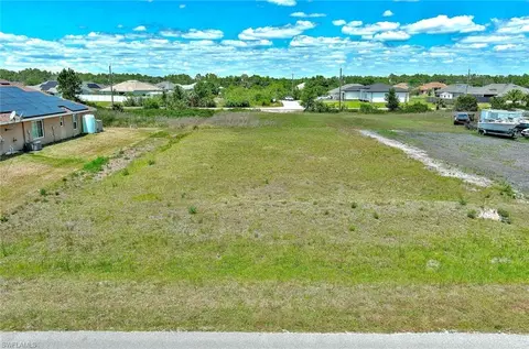 548 Windermere Dr, Lehigh Acres, FL 33972