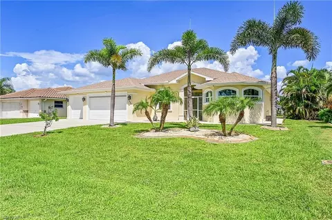 233 Fairway Rd, Rotonda West, FL 33947