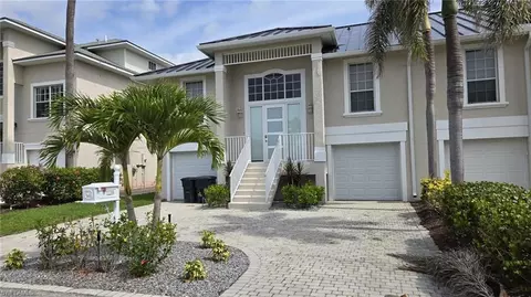 12208 Siesta Dr, Fort Myers Beach, FL 33931