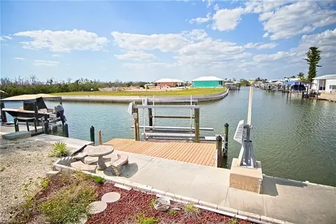 3934 Dewberry Ln, Saint James City, FL 33956