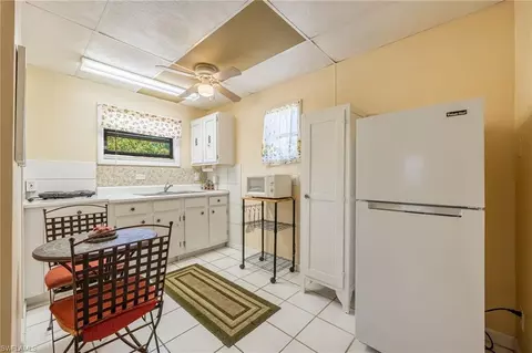 Kitchen - 1107 E Anchor Ln, Moore Haven, FL 33471 photo 2 of 2