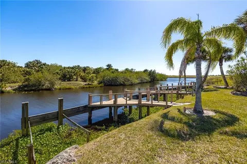 Exterior - 1107 E Anchor Ln, Moore Haven, FL 33471 photo 17 of 18