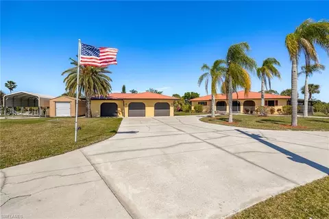 Exterior - 1107 E Anchor Ln, Moore Haven, FL 33471 photo 1 of 18