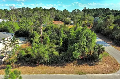 2500 E 10th St, Lehigh Acres, FL 33936