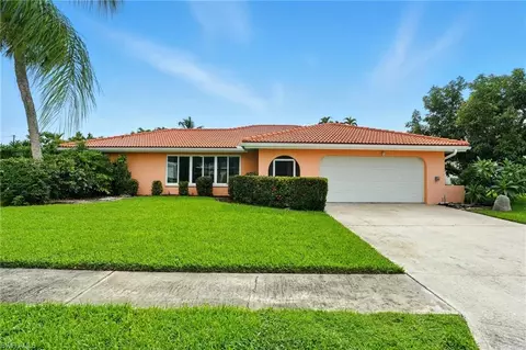 4558 Vinewood Cir, North Fort Myers, FL 33903