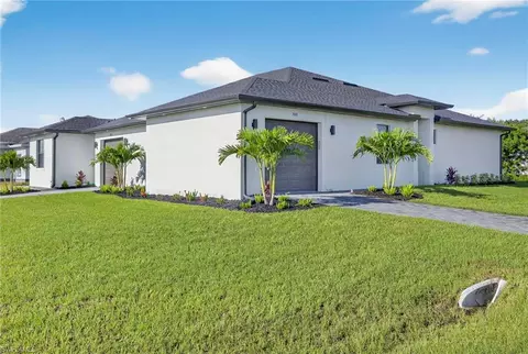 700-702 S Hightower Ave, Lehigh Acres, FL 33973
