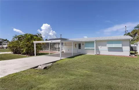 2561 Rose Ave, Saint James City, FL 33956