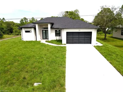 1102 Greenwood Ave, Lehigh Acres, FL 33972