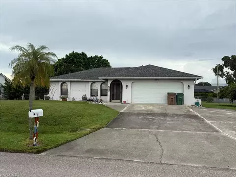 2202 NE 4th St, Cape Coral, FL 33909