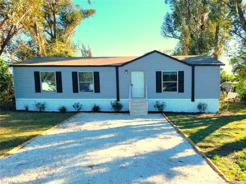 4992 Mars St, Fort Myers, FL 33905