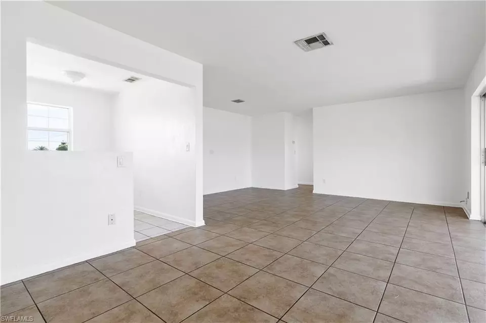 Living - 3102 SE 18th Ave, Cape Coral, FL 33904 photo 4 of 5