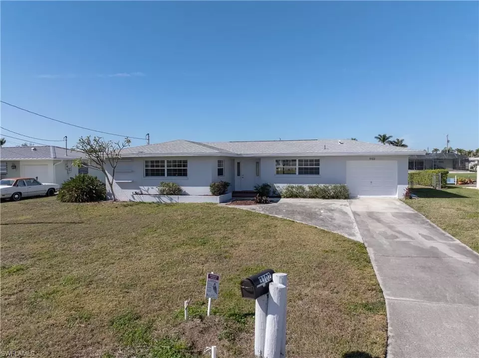 Exterior - 3102 SE 18th Ave, Cape Coral, FL 33904 photo 4 of 8