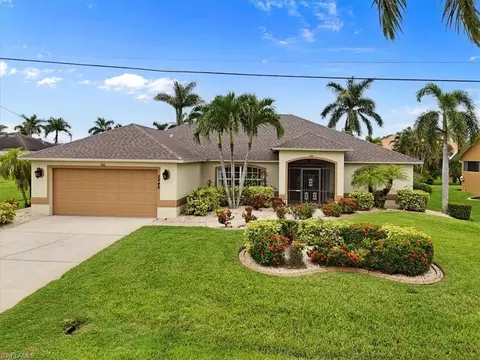 2448 Miracle Pkwy, Cape Coral, FL 33914