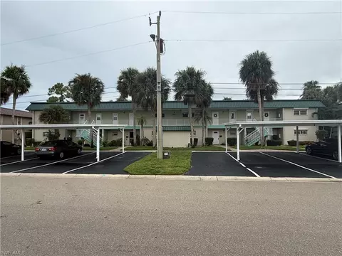 1707 Golf Club Dr #3, North Fort Myers, FL 33903