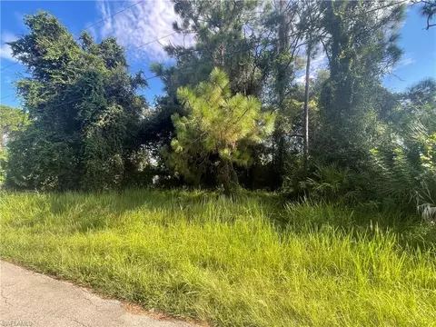 4704 4706 30th St SW, Lehigh Acres, FL 33973
