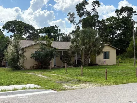 1324 Del Pine Dr, Cape Coral, FL 33909