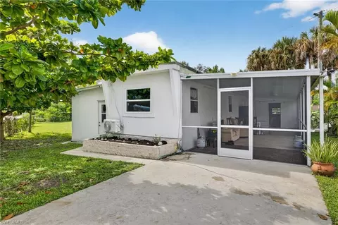 3742 Unique Cir, Fort Myers, FL 33908