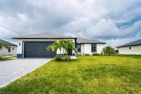 526 NE 5th Ct, Cape Coral, FL 33909