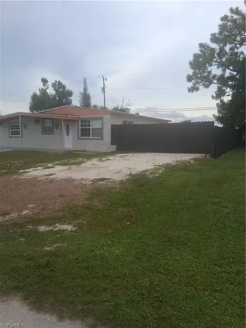124 Apache St, Lehigh Acres, FL 33936
