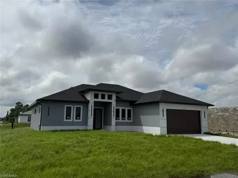 2705 45th St SW, Lehigh Acres, FL 33976