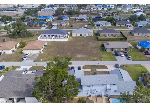125 SE 12th Ter, Cape Coral, FL 33990