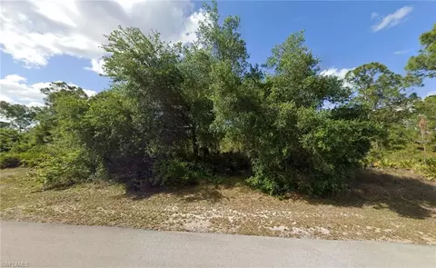 915 Barcelona St E, Lehigh Acres, FL 33974