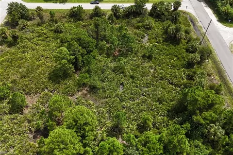 3204 51st St W, Lehigh Acres, FL 33971