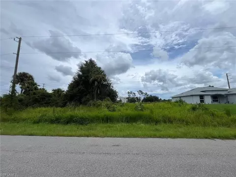 Maddock Cir, North Port, FL 34286
