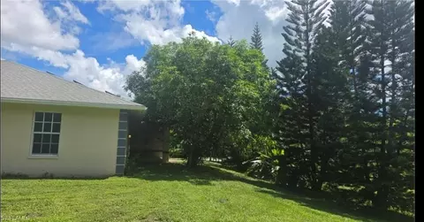 2831 White Blvd, Naples, FL 34117