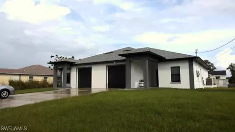 1038-1040 Albert Ave, Lehigh Acres, FL 33971