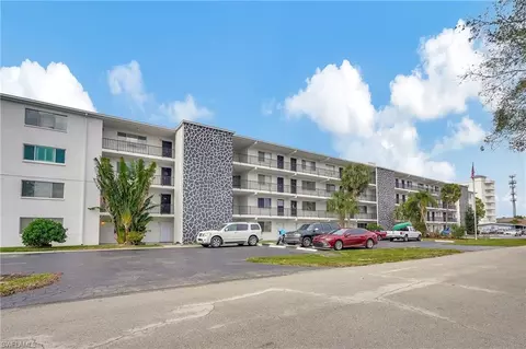 4906 Victoria Dr #209, Cape Coral, FL 33904