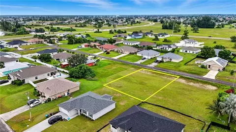 1216 NW 25th Ave, Cape Coral, FL 33993