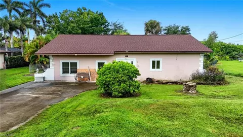1261 Driftwood Dr, North Fort Myers, FL 33903