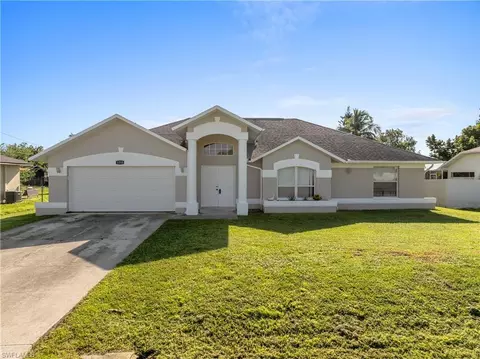 1233 SE 23rd Ave, Cape Coral, FL 33990