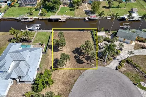 1806 Marina Cir, North Fort Myers, FL 33913
