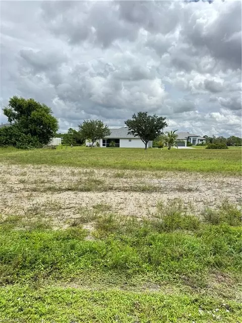2751 NW 41st Pl, Cape Coral, FL 33993