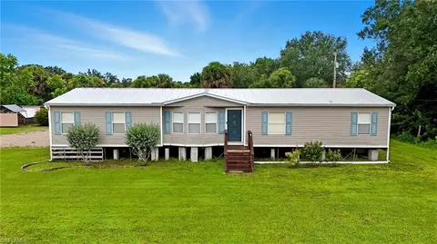 8200 Ebson Dr, North Fort Myers, FL 33917