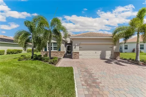 3236 Birch Tree Ln, Alva, FL 33920