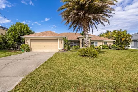 2216 SW 8th Ct, Cape Coral, FL 33991