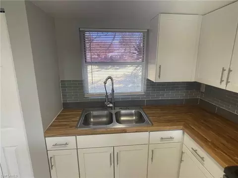 4020 E Sunflower Cir, Labelle, FL 33935 photo 9
