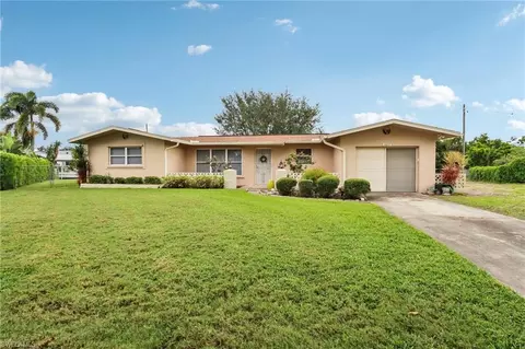 1037 Ione Dr, Fort Myers, FL 33919