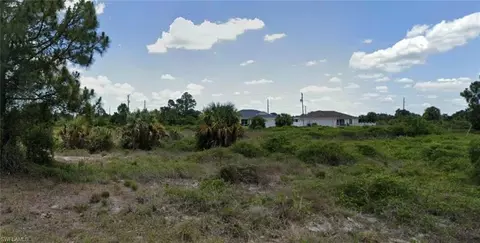 915 Citrus Ave S, Lehigh Acres, FL 33974