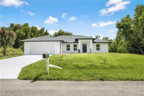 3007 24th St W, Lehigh Acres, FL 33971