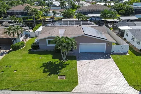 5313 Malaluka Ct, Cape Coral, FL 33904