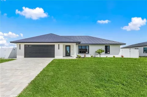 1015 NE 1st Ave, Cape Coral, FL 33909